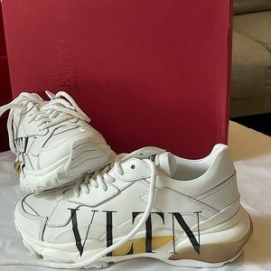 Valentino Bounce Calfskin Sneaker